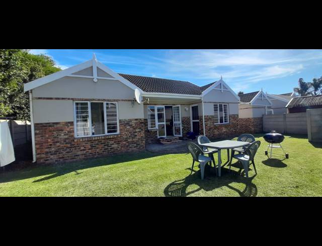 3 BEDROOM TOWNHOUSE RENTED IN LORRAINE
